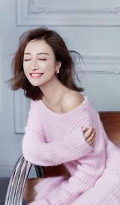 左岩 多面才女左岩，单身成就引热议