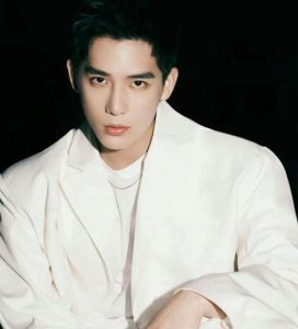 王安宇 从学霸校草到热门演员，恋情曝光引热议