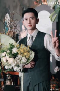 娱乐圈星光璀璨 朱一龙新片上映，罗云熙杀青，丞磊辟谣，期待更多精彩！