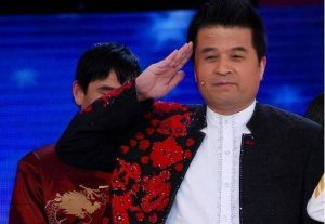 毕福剑退休后现状 星光大道歌手探望，感慨人生起伏阳光