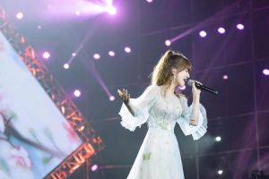 达瓦卓玛照片 藏族歌姬在日本乐坛绽放光彩